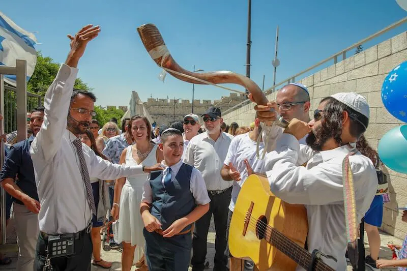 photo bar mitzvah kotel